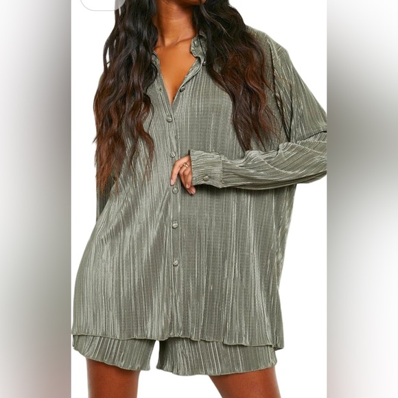 Pleated green short set - Picture 3 of 5